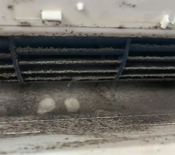 新建空调吹的风有股烧焦味是怎么回事